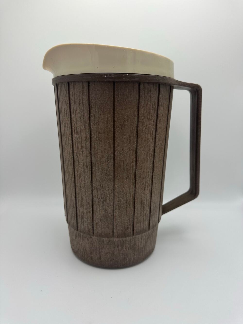 Rubbermaid Vintage Woodbine Faux Wood Insulated Pitcher 1970s Model 2490
